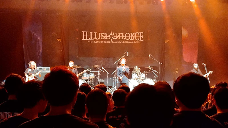 ILLUSION FORCE Xe[W摜
